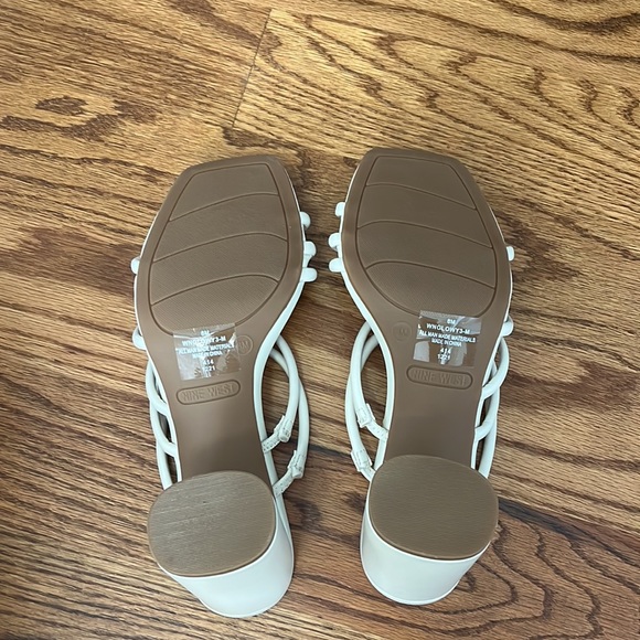 Nine West White/Cream Heels - Picture 4 of 6